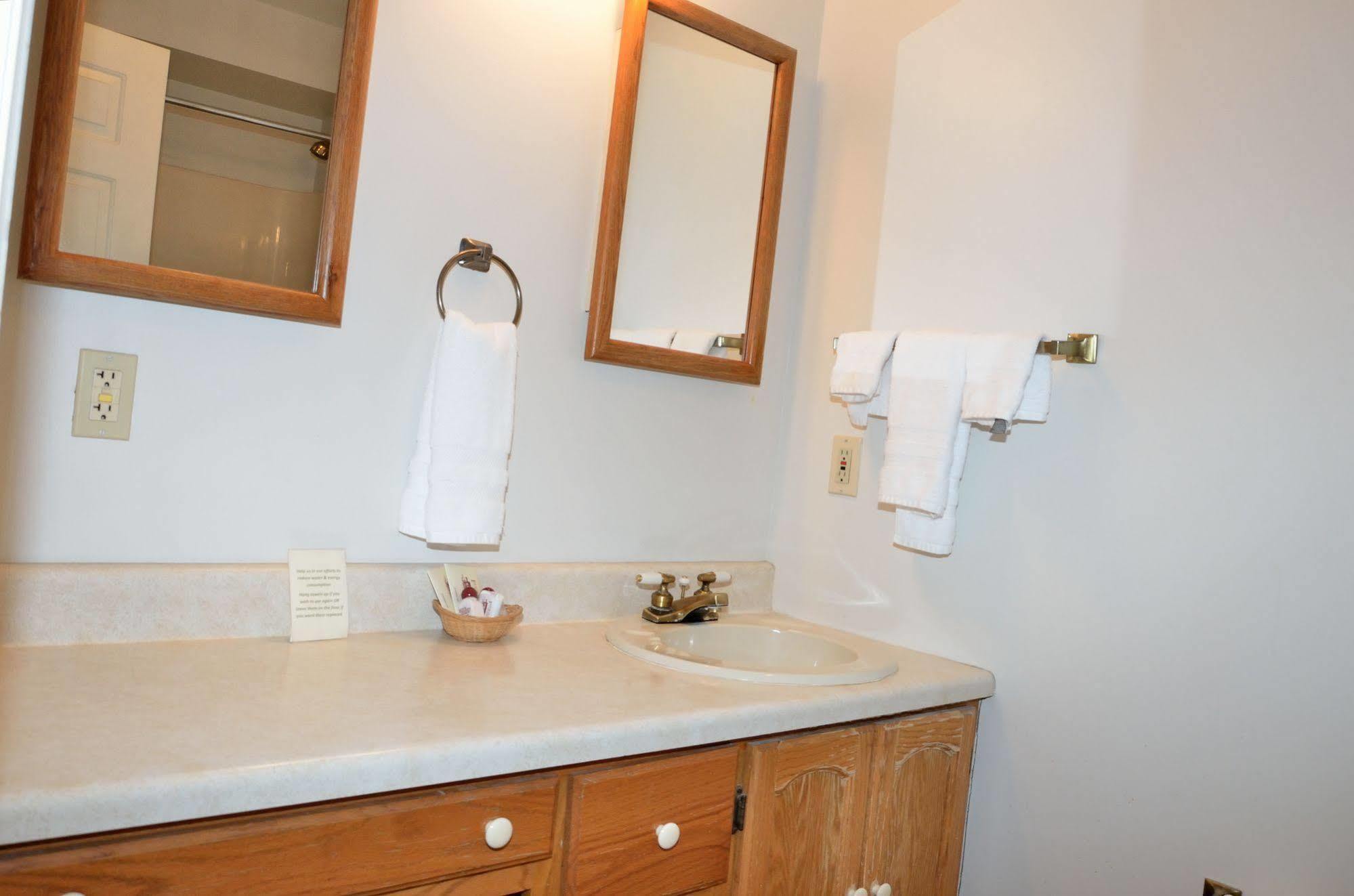 גלאזגו Four Seasons Country Inn מראה חיצוני תמונה
